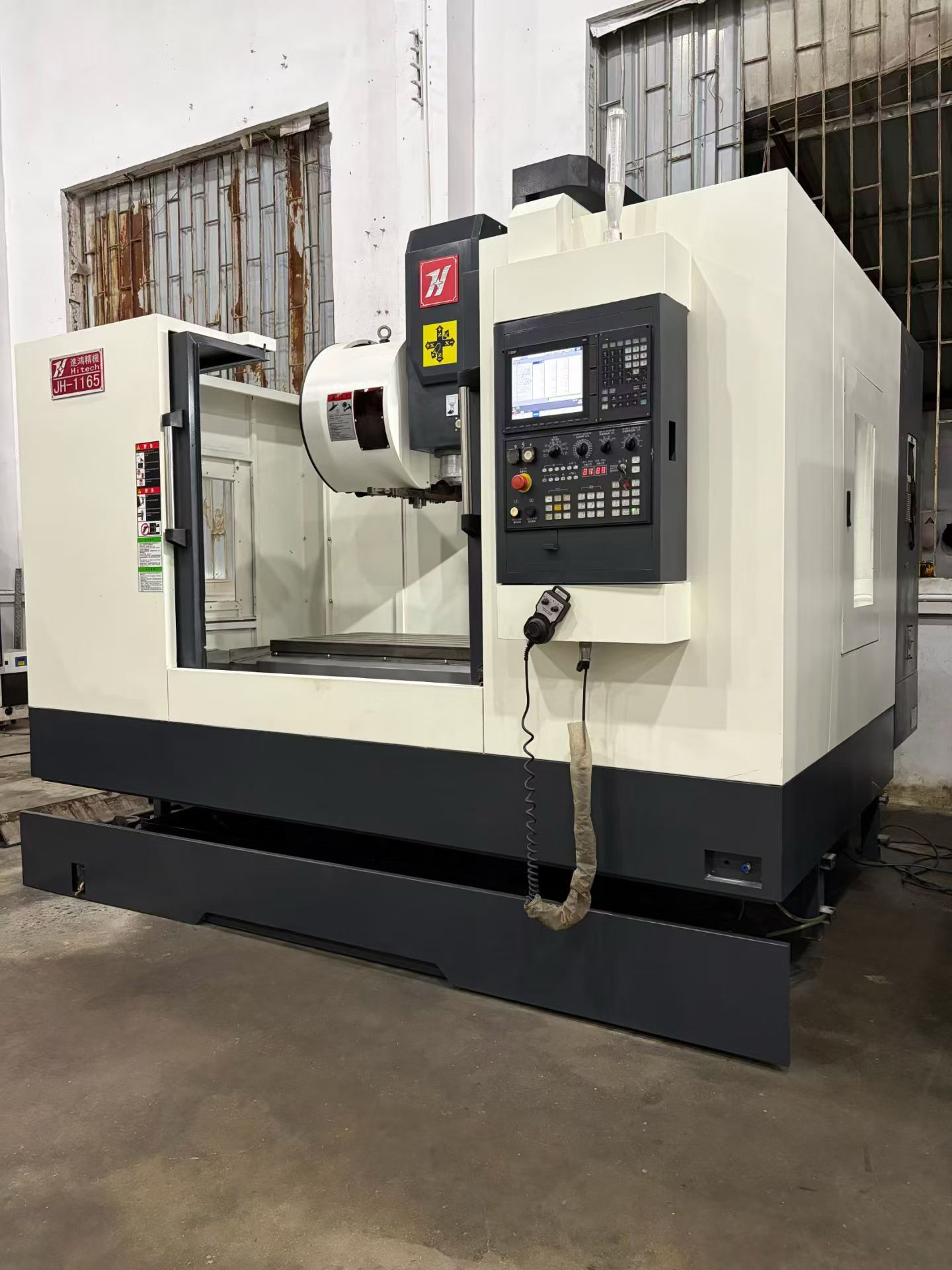 Used JIN HONG JH-1160 Vertical Machining Center with Mitsubishi M 80 Control photo 4