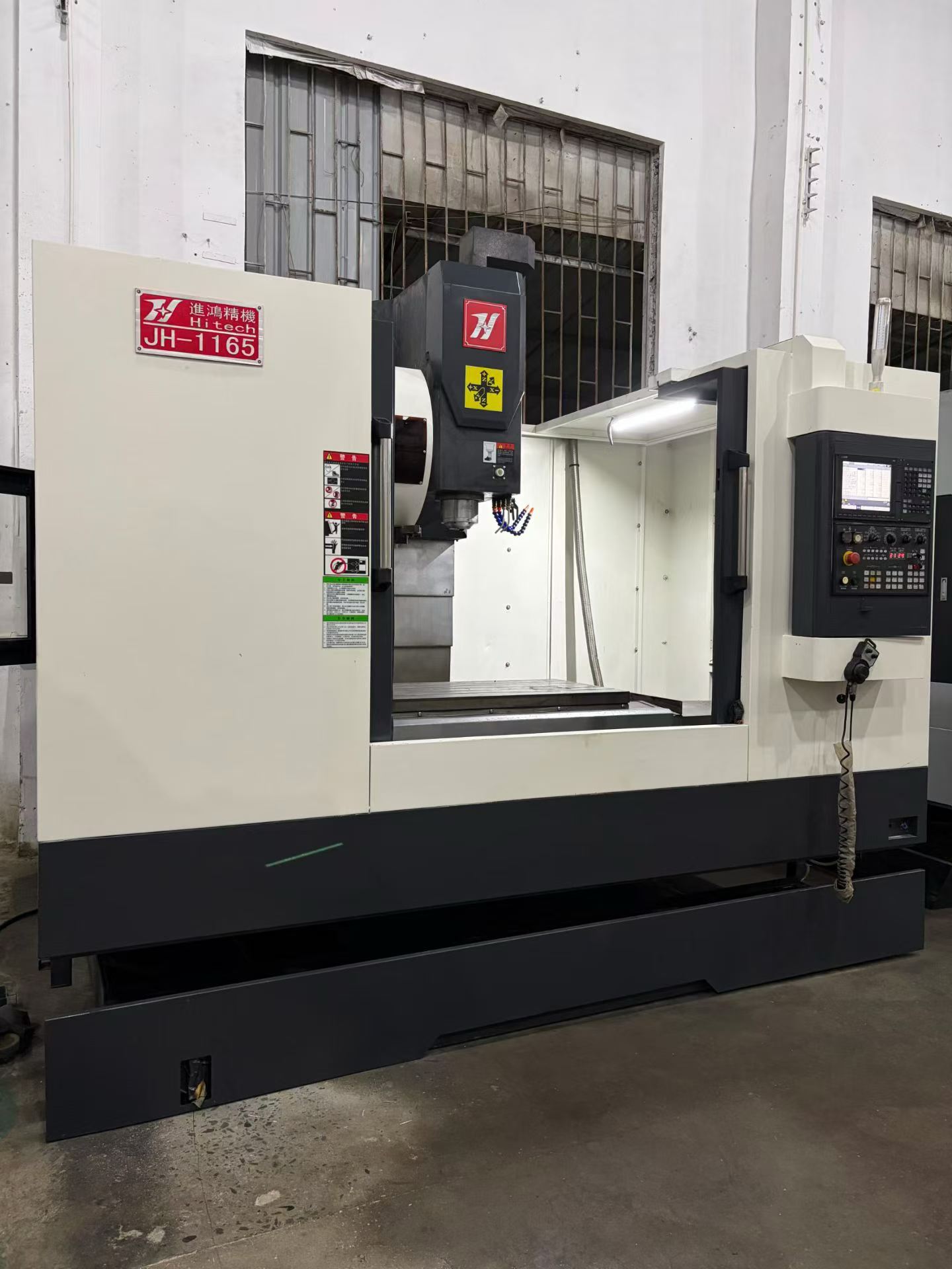 Used JIN HONG JH-1160 Vertical Machining Center with Mitsubishi M 80 Control photo 3
