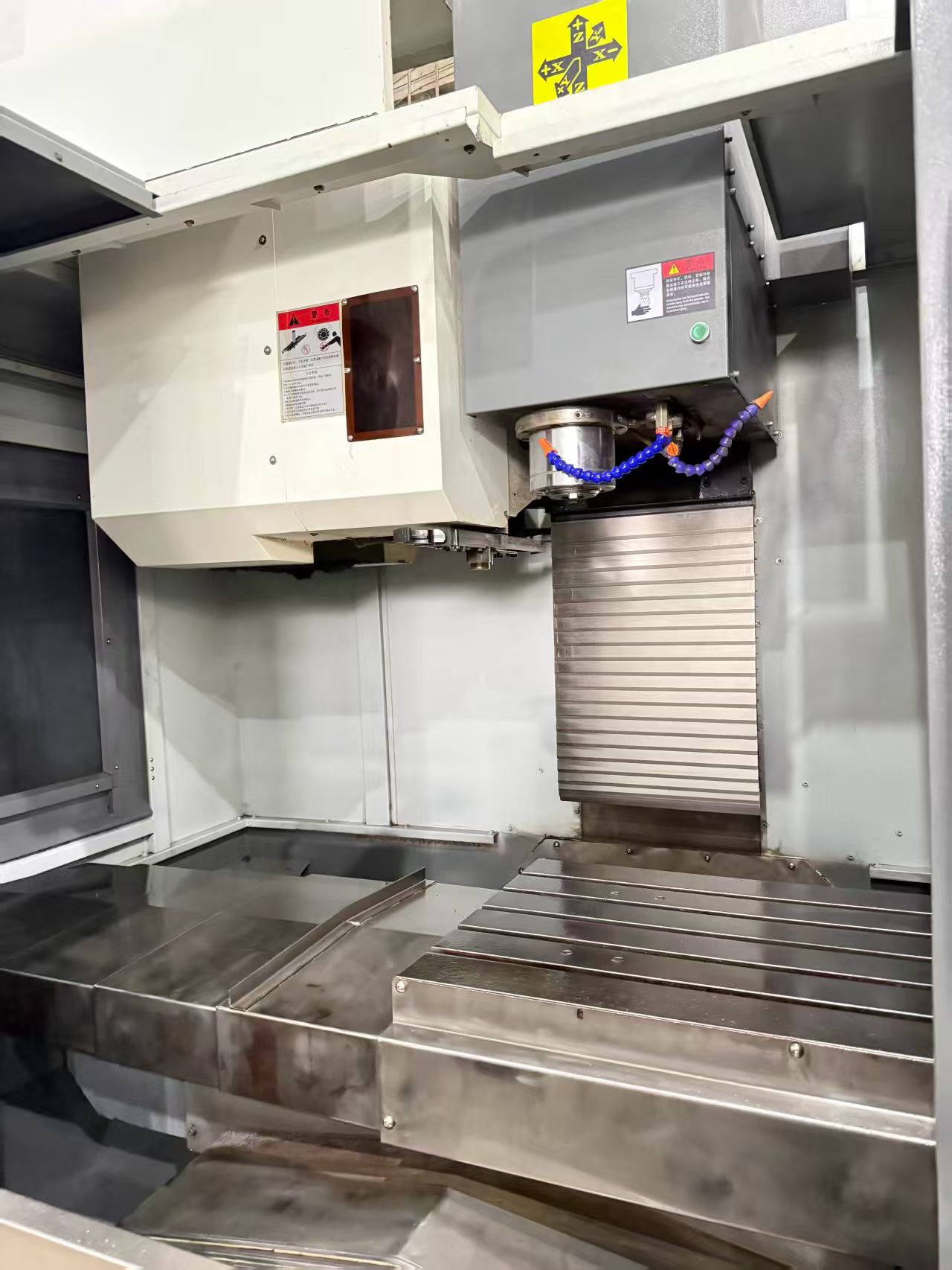 Used JIN HONG JH-855 L Vertical Machining Center with Mitsubishi M 80 Control photo 4