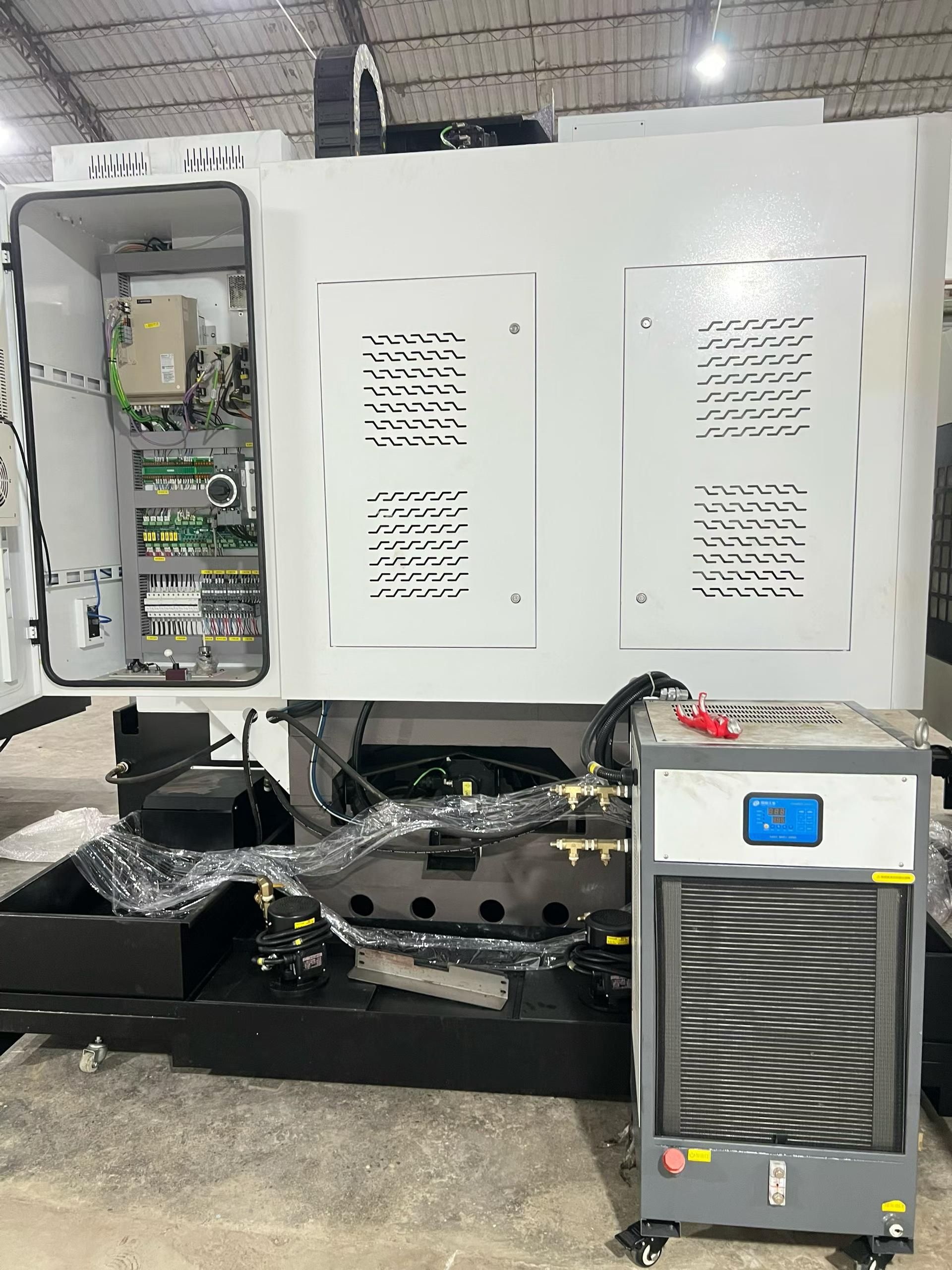 Used JIN HONG JH-800 W 5-Axis Machining Center with SYNTEC 220 MA-5 PLUS Control photo 7