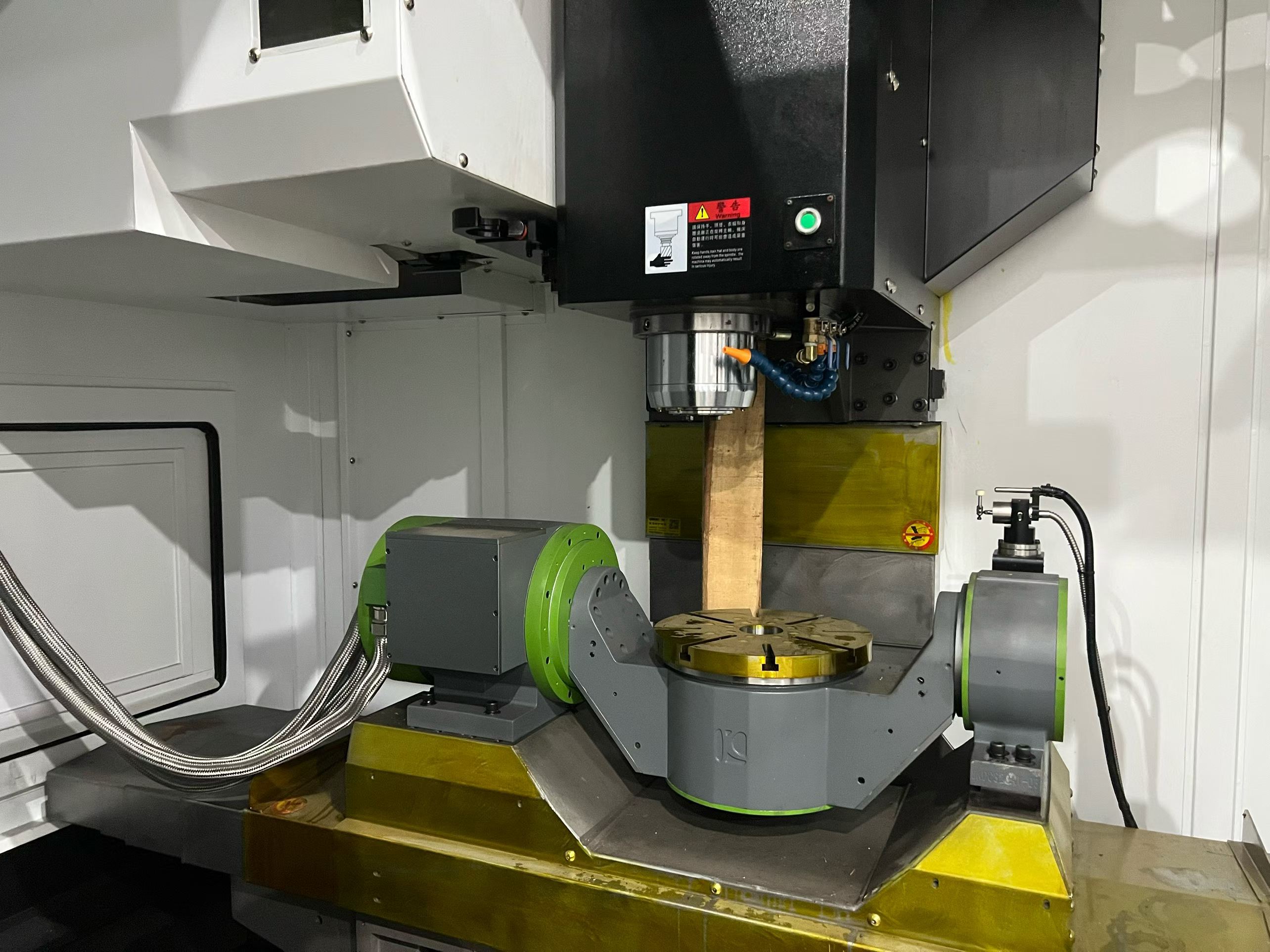 Used JIN HONG JH-800 W 5-Axis Machining Center with SYNTEC 220 MA-5 PLUS Control photo 4