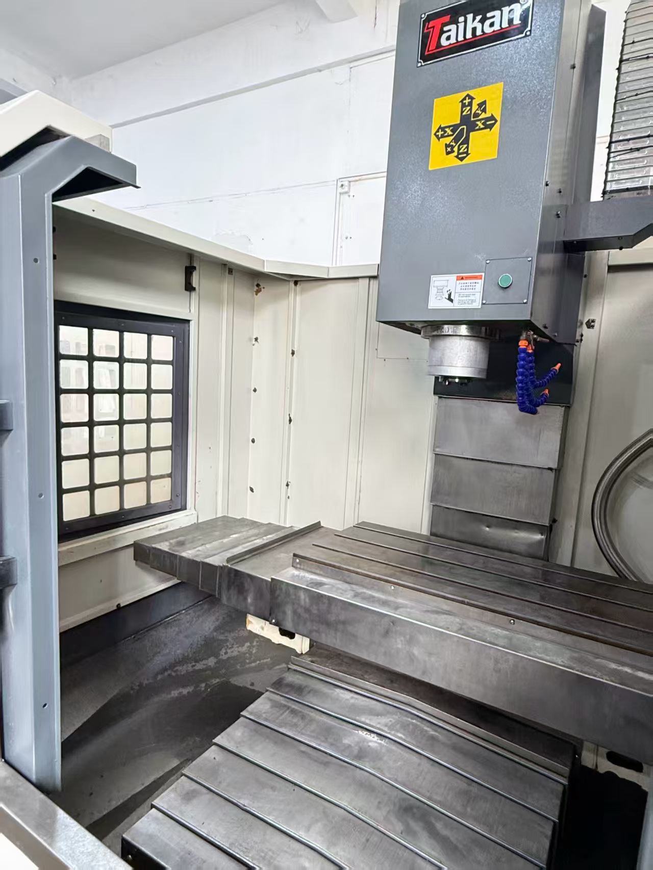 Used Taikan T-850 Vertical Machining Center with Mitsubishi M 70 A Control and 3-Axis Box Guideways photo 3