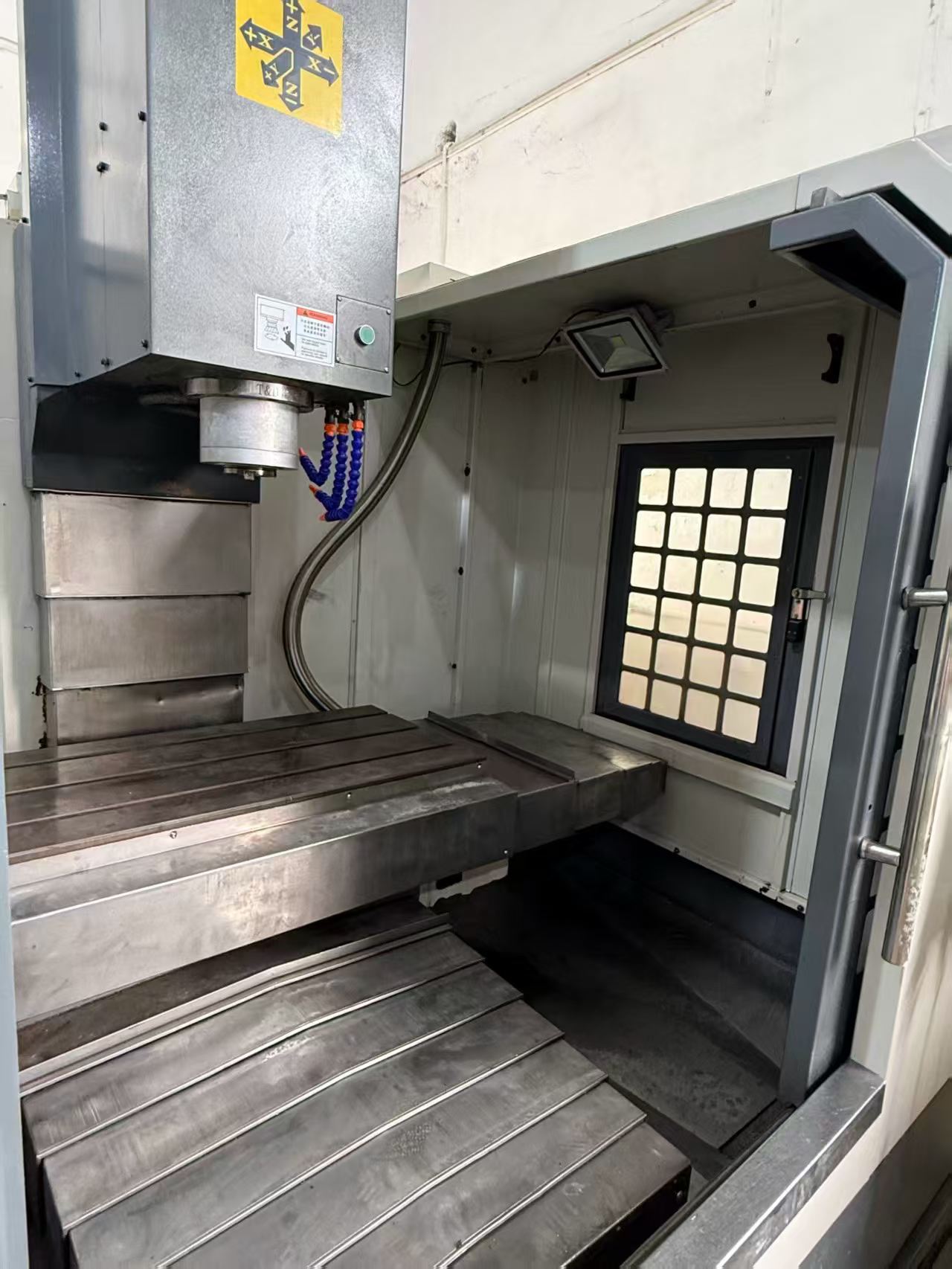 Used Taikan T-850 Vertical Machining Center with Mitsubishi M 70 A Control and 3-Axis Box Guideways photo 4