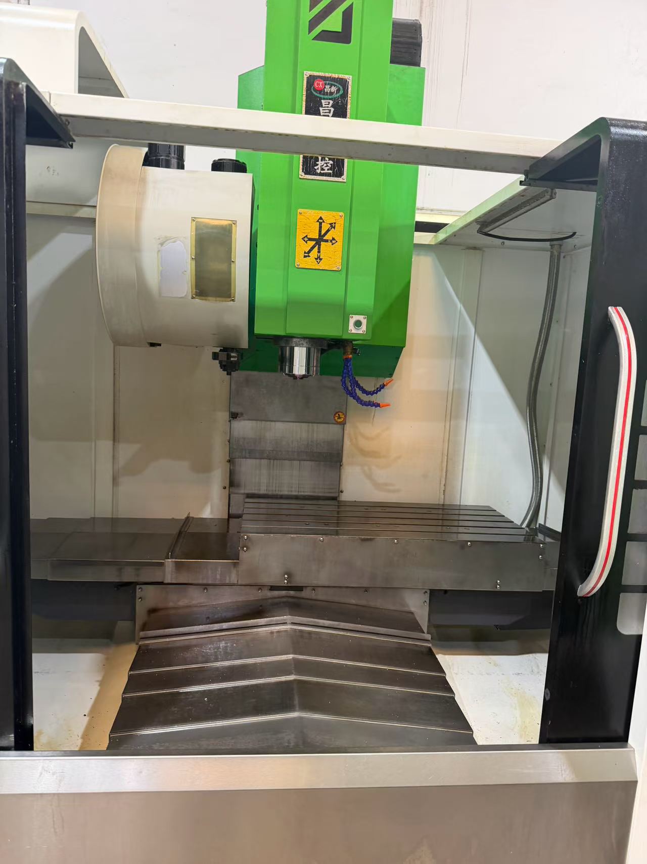 Used Changxin 1160 Vertical Machining Center with Mitsubishi M 80 Control photo 2