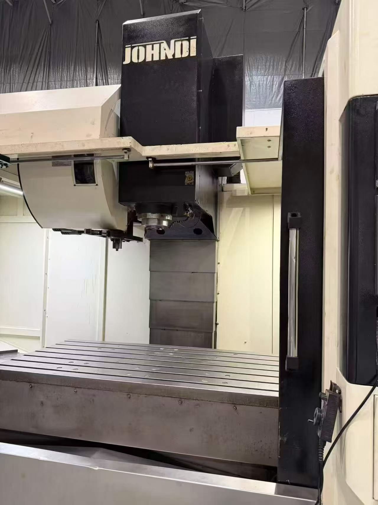 Used Qiaodi SYU-L 1580 Vertical Machining Center photo 3