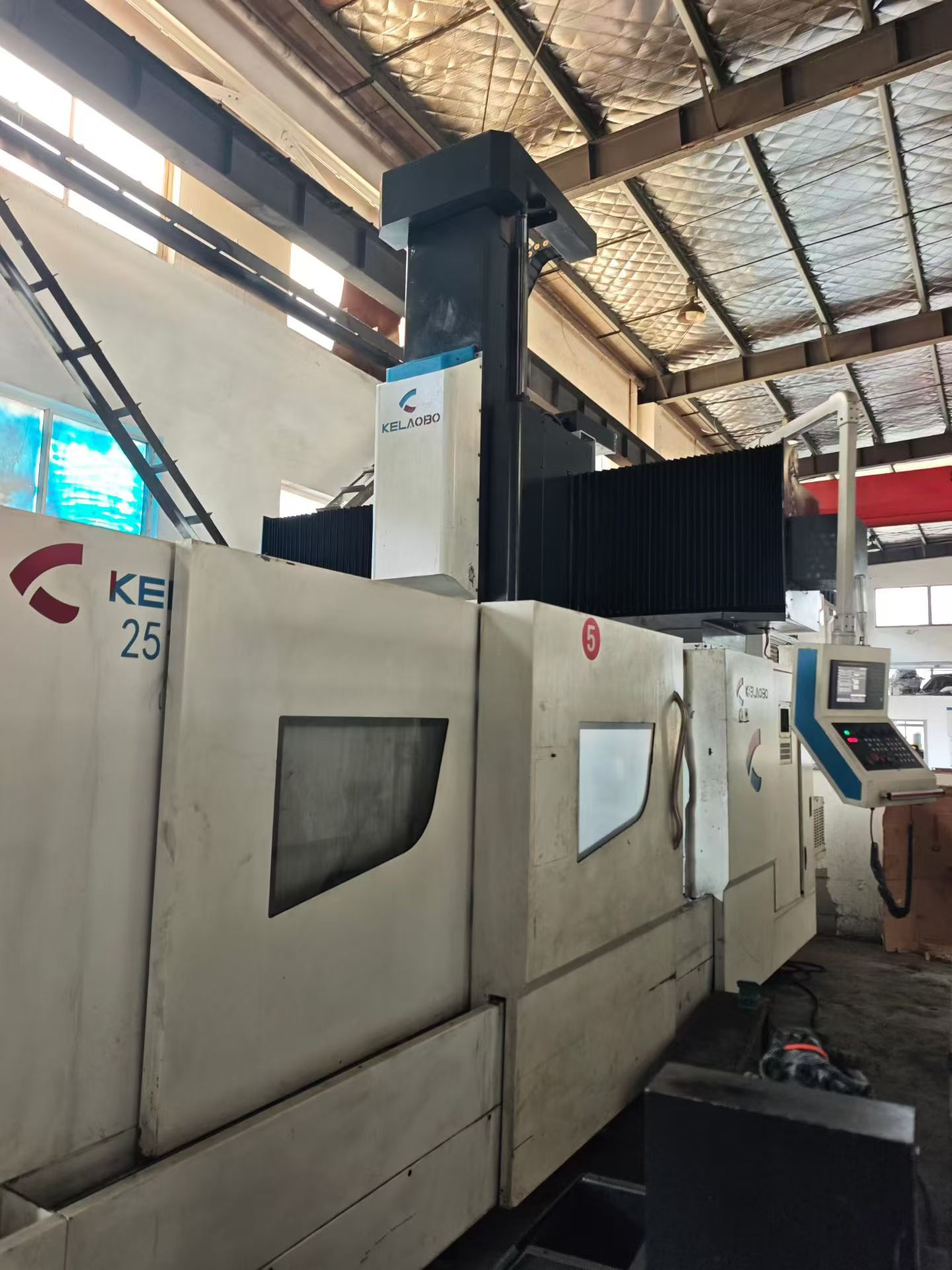 Fresadora de pórtico CNC KELAOBO 2518 usada