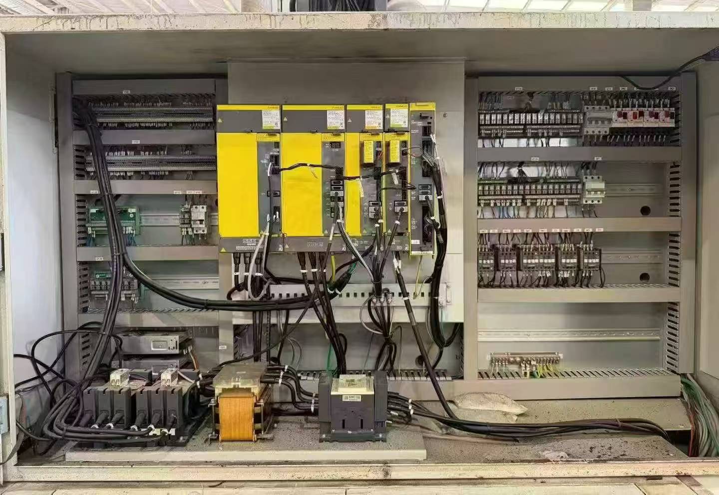 Used HISION GLUe-13 X 21 Gantry Machining Center with FANUC 0i-MF Plus photo 8