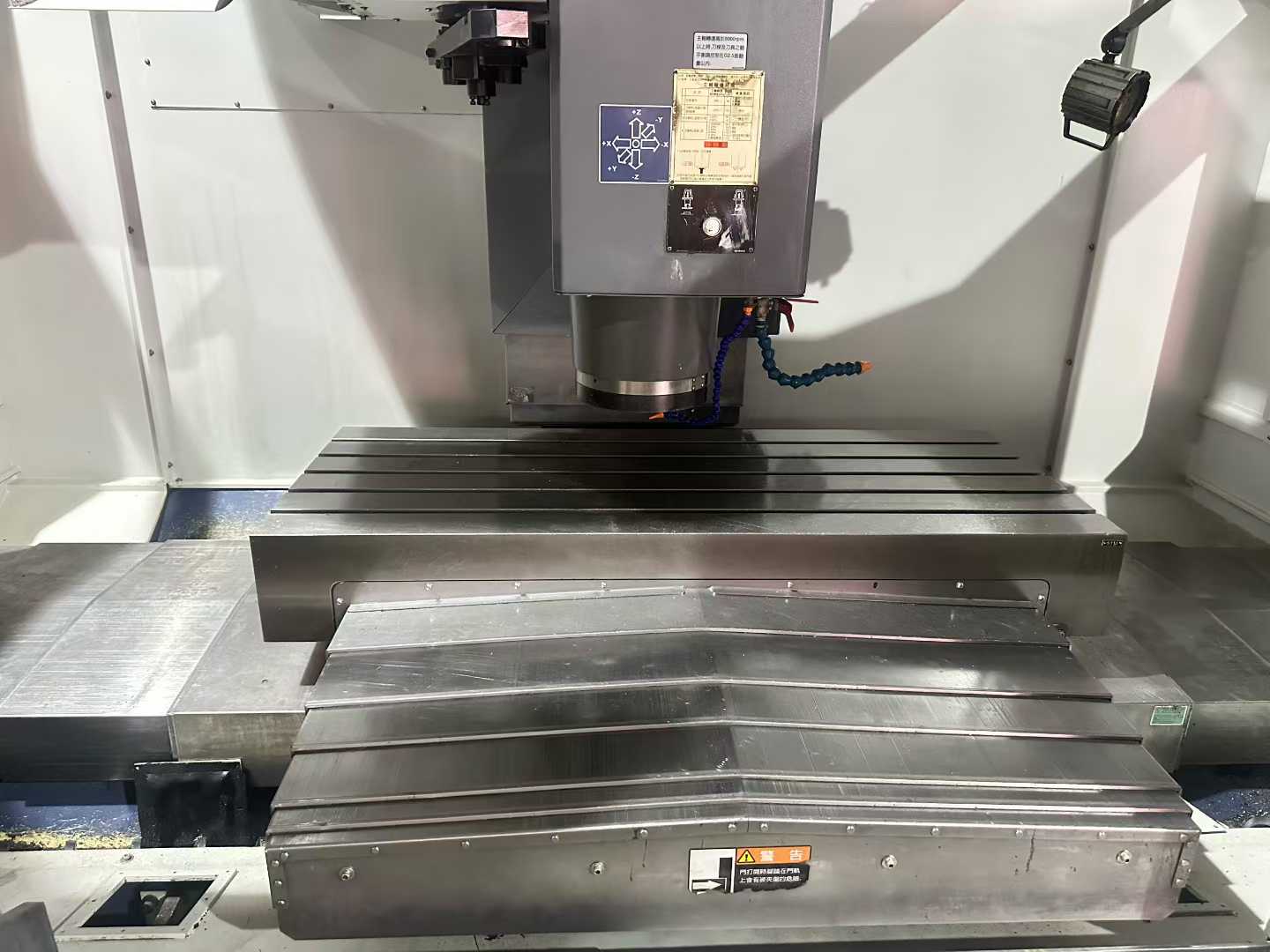 Used YCM TV 146 B Vertical Machining Center with FANUC MXP-200 i Control photo 2