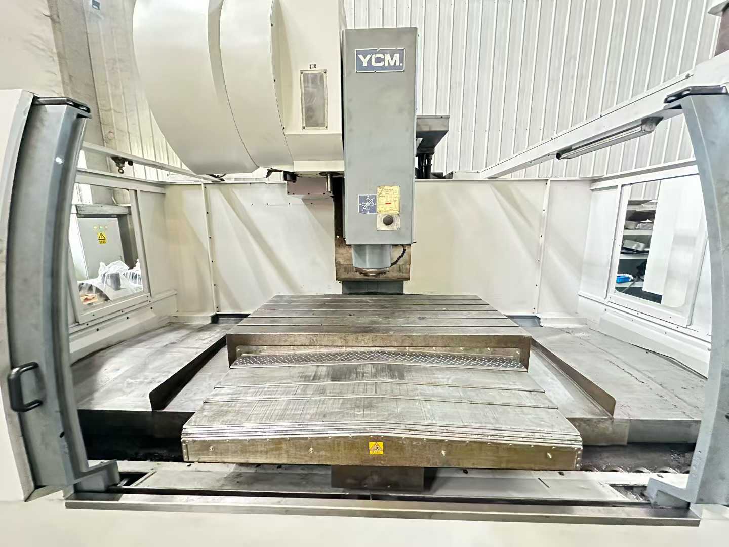 Used YCM TV 158 B Vertical Machining Center with FANUC MXP-200 i Control photo 6