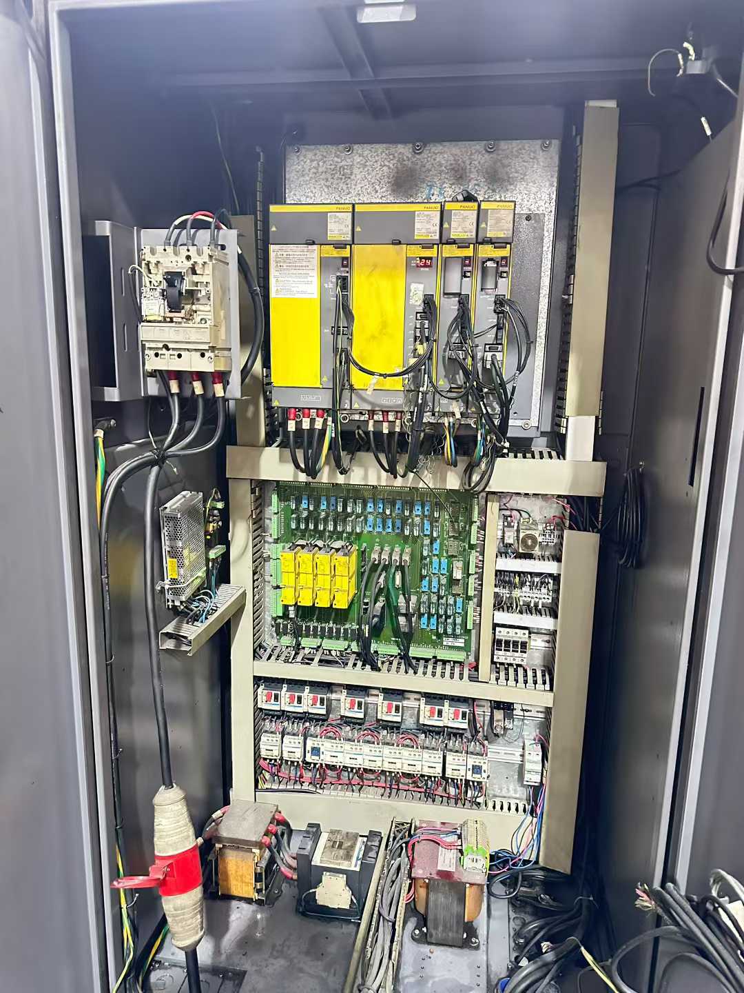 Used YCM TV 158 B Vertical Machining Center with FANUC MXP-200 i Control photo 8