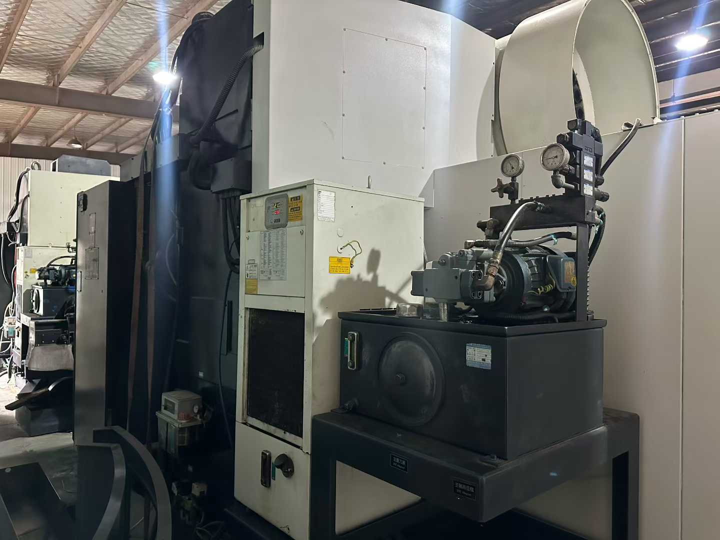 Used YCM TV 158 B Vertical Machining Center with FANUC MXP-200 i Control photo 9