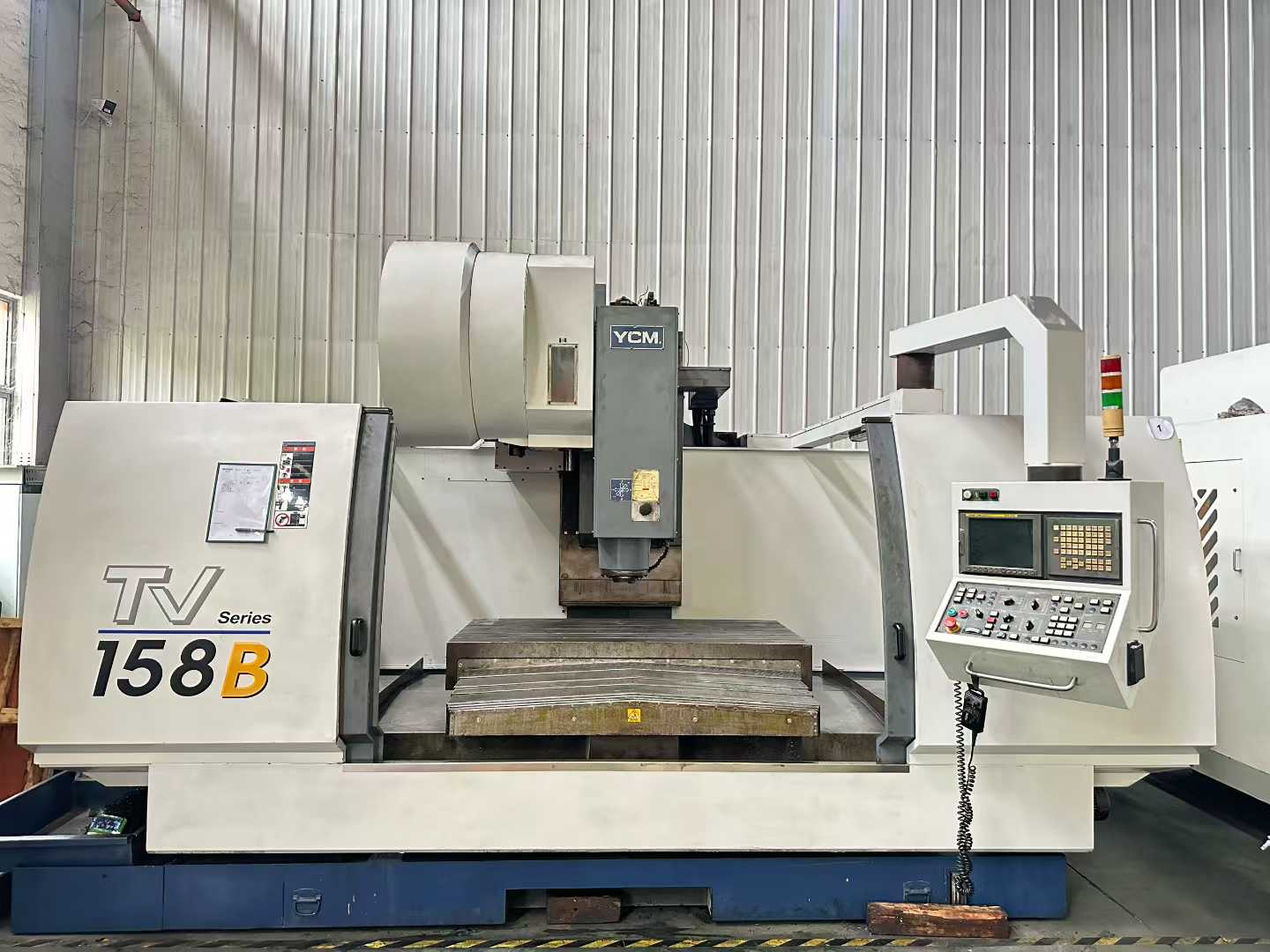 Used YCM TV 158 B Vertical Machining Center with FANUC MXP-200 i Control photo 5