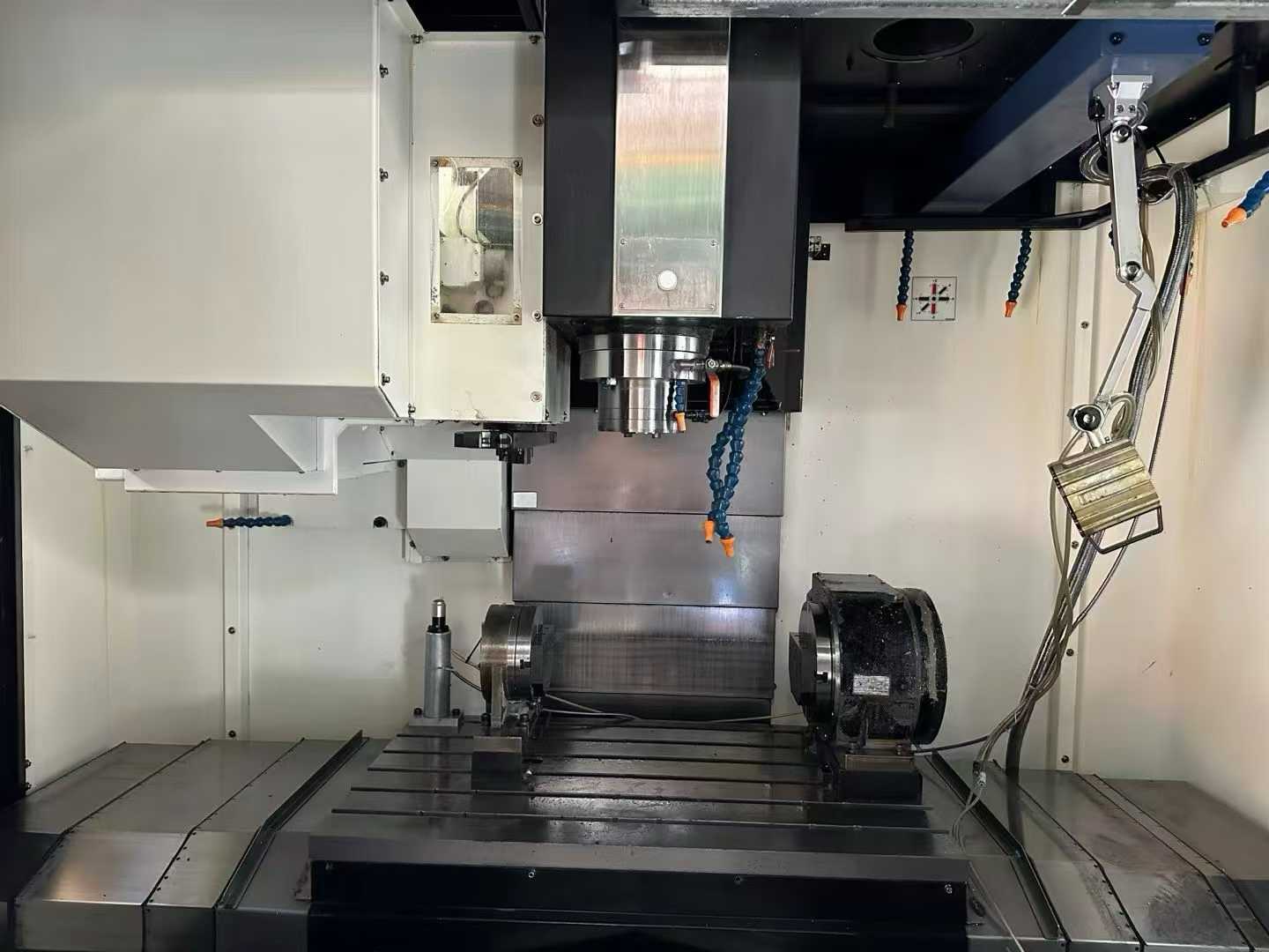 Used YCM NSV 102 A High-Speed Vertical Machining Center with FANUC MXP-200 FB photo 2