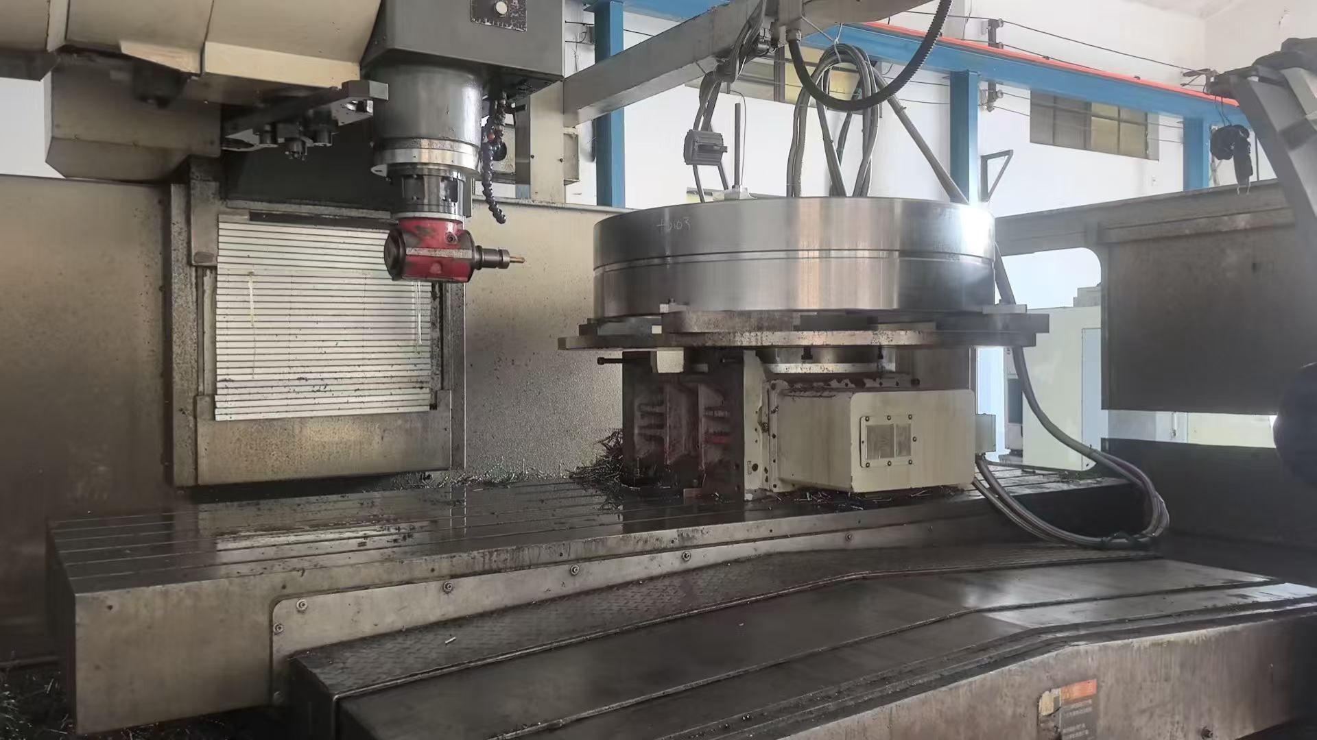 Used YCM TV 2610 B Vertical Machining Center photo 6
