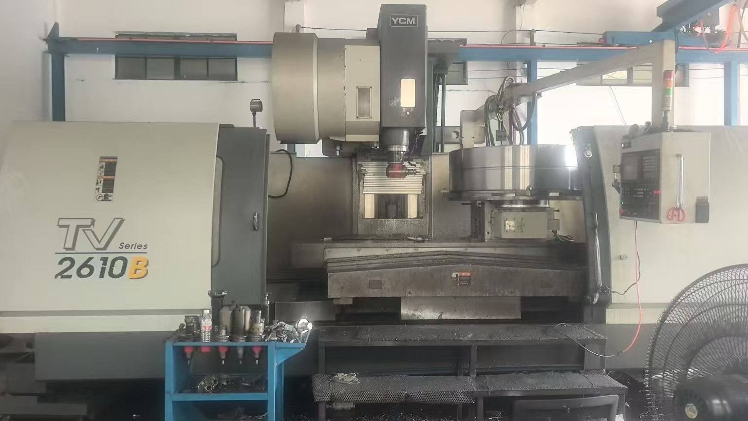 Used YCM TV 2610 B Vertical Machining Center photo 5