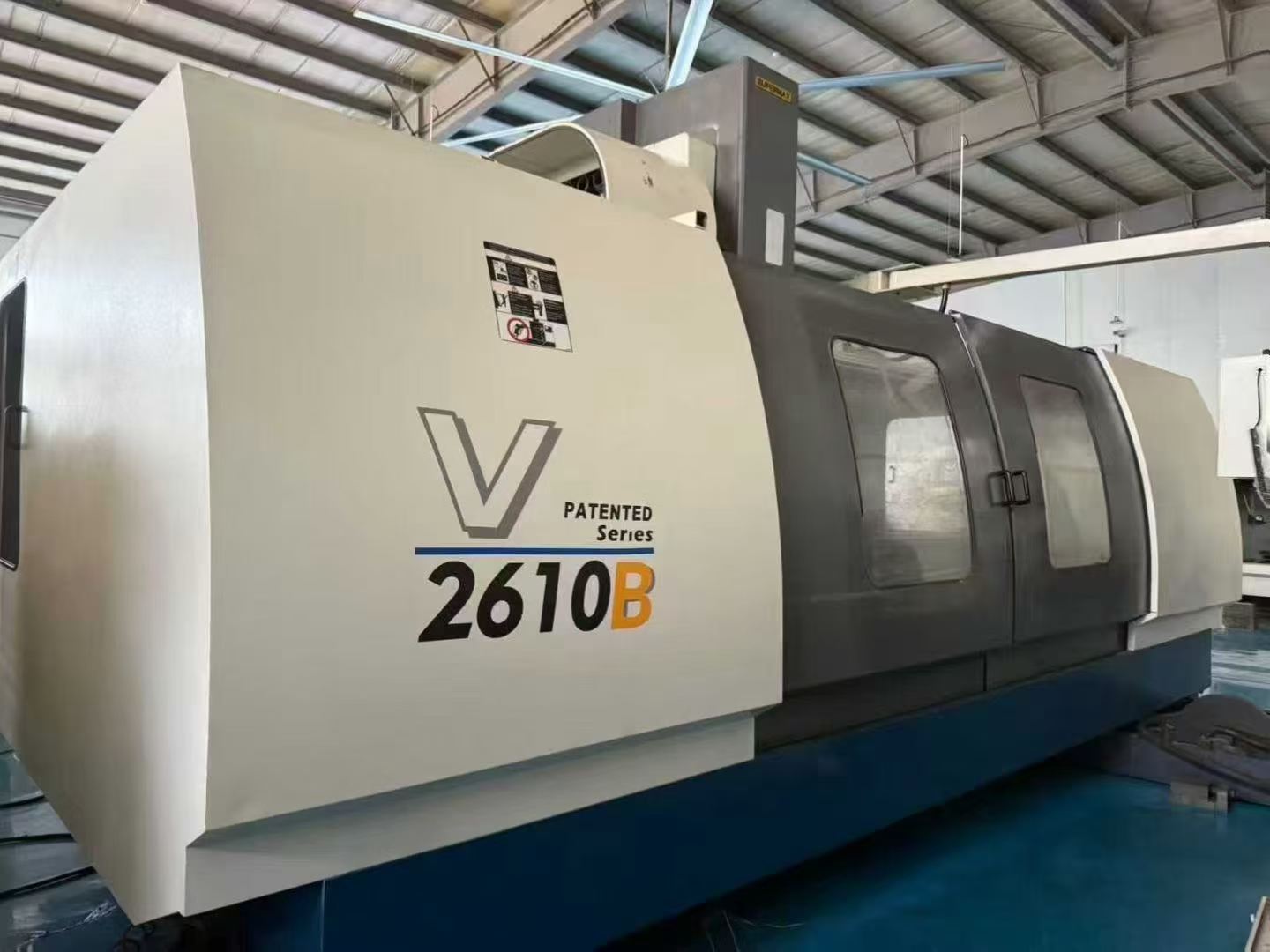 Used YCM TV 2610 B Vertical Machining Center photo 3