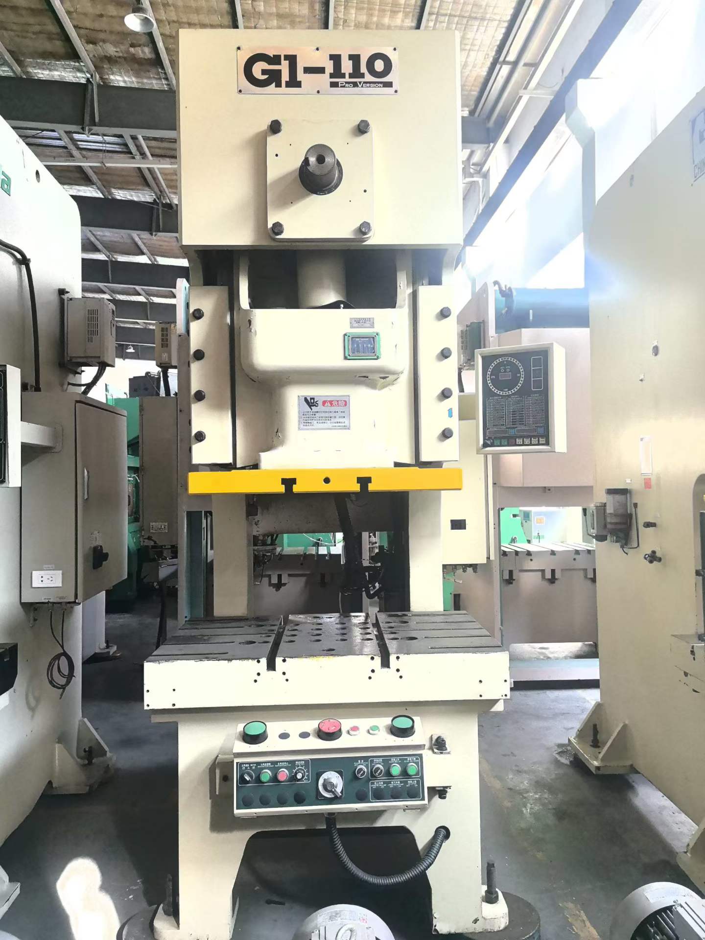 مكبس تثقيب CHIN FONG G 1-110 مستعمل