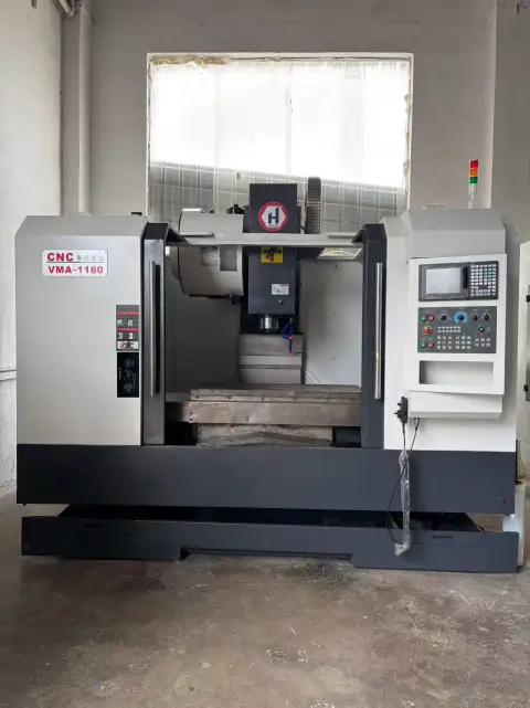 เครื่องแมชชีนนิ่งเซ็นเตอร์แนวตั้ง Huaqun VMA-1160 มือสอง พร้อมระบบควบคุม Mitsubishi M 70 A