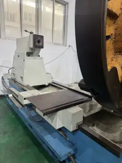 Used Xinghuo 61200 2 m Heavy-Duty Horizontal Lathe photo 8