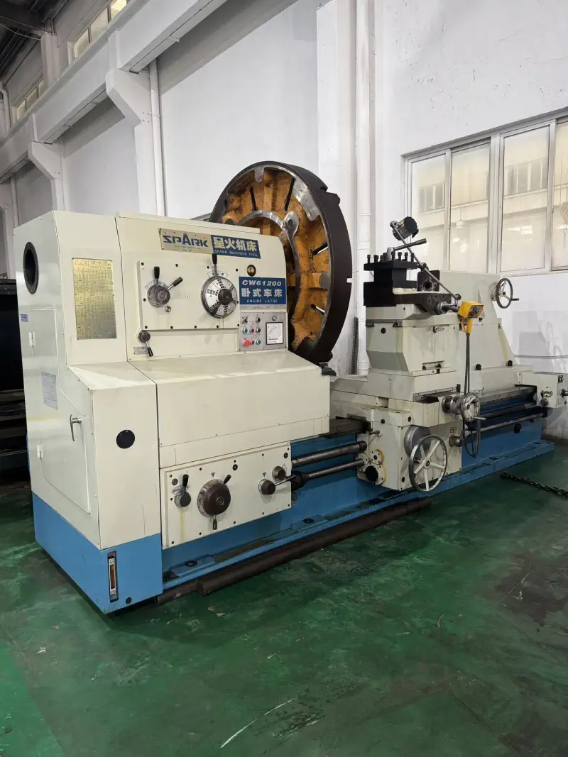 Used Xinghuo 61200 2 m Heavy-Duty Horizontal Lathe photo 1