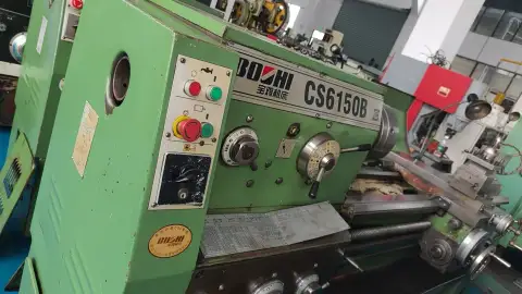 Б/у токарный станок Baoji 6150, длина обработки 1000 мм