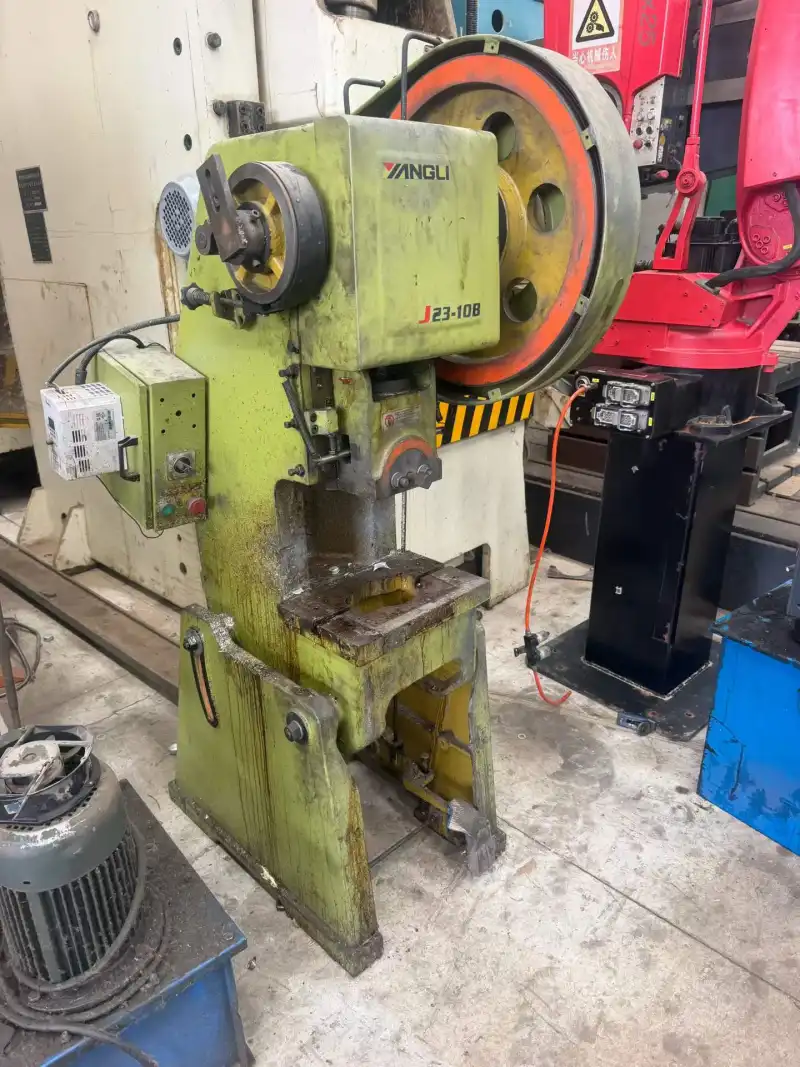 Used Yangli J 23-10 B Open-Back Inclinable Punch Press photo 1