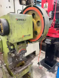Used Yangli J 23-10 B Open-Back Inclinable Punch Press photo 2