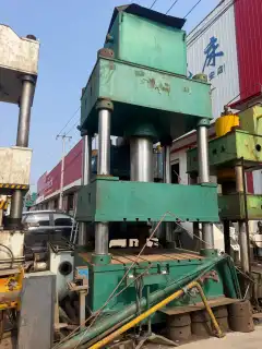 Used Nantong YQ 32-500 500-Ton Four-Column Hydraulic Press photo 7