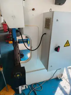 Used PC 6325 63-Ton CNC Press Brake, 2500 mm, 4+1 Axis photo 3