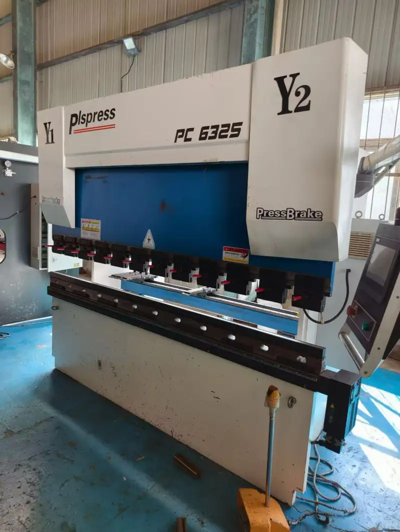 Used PC 6325 63-Ton CNC Press Brake, 2500 mm, 4+1 Axis photo 1