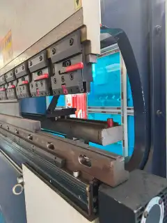 Used HSG HC 1103 110/3200 Electro-Hydraulic CNC Press Brake photo 2
