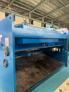 Used Jianghai QC 12 K-10 x 2500 CNC Hydraulic Swing Beam Shearing Machine photo 3