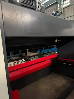 Used LEIGESI WC 67 K-40/2500 CNC Press Brake photo 4