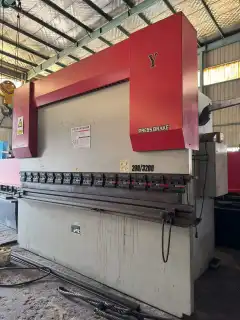 Used XINFU WC 67-200 T/3200 CNC Hydraulic Press Brake photo 1