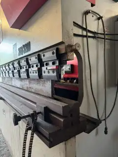 Used XINFU WC 67-200 T/3200 CNC Hydraulic Press Brake photo 2