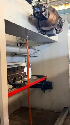 Used Xinfu WC 67-200 T/3200 200-Ton Hydraulic Press Brake photo 4