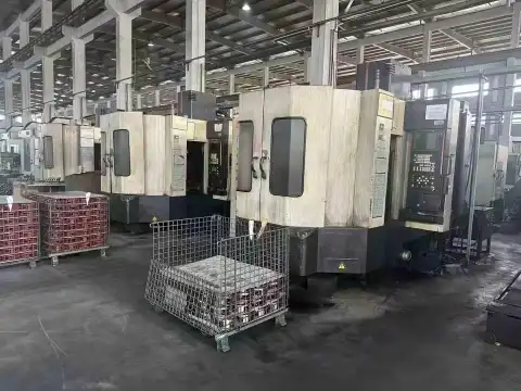 Pusat Pemesinan Vertikal Bekas Mazak VTC 160 AN-2 PC dengan Penukar Palet Ganda