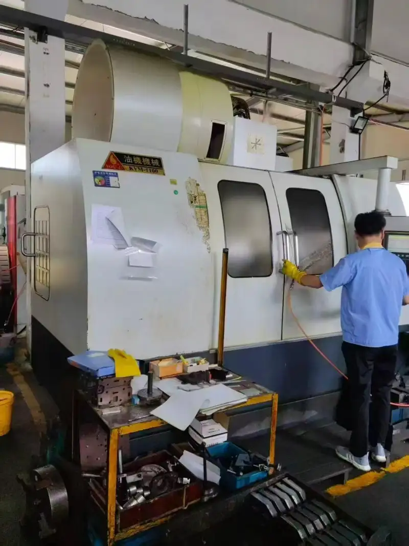 Used YOUJI KVM-1100 Vertical Machining Center photo 1