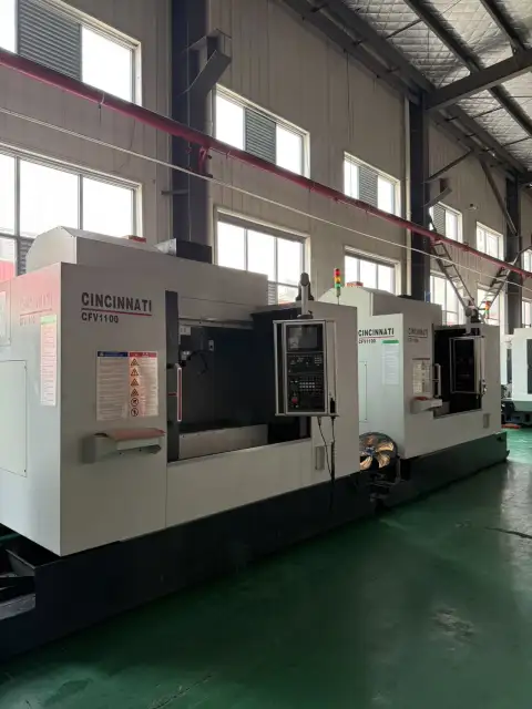 مركز تشغيل عمودي Cincinnati CFV-1100 مستعمل مع نظام تحكم Mitsubishi M 80 A