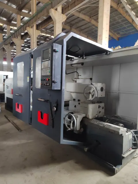 مخرطة أفقية CNC ثقيلة Huajun 61125 B مستعملة مع GSK 980 TDi