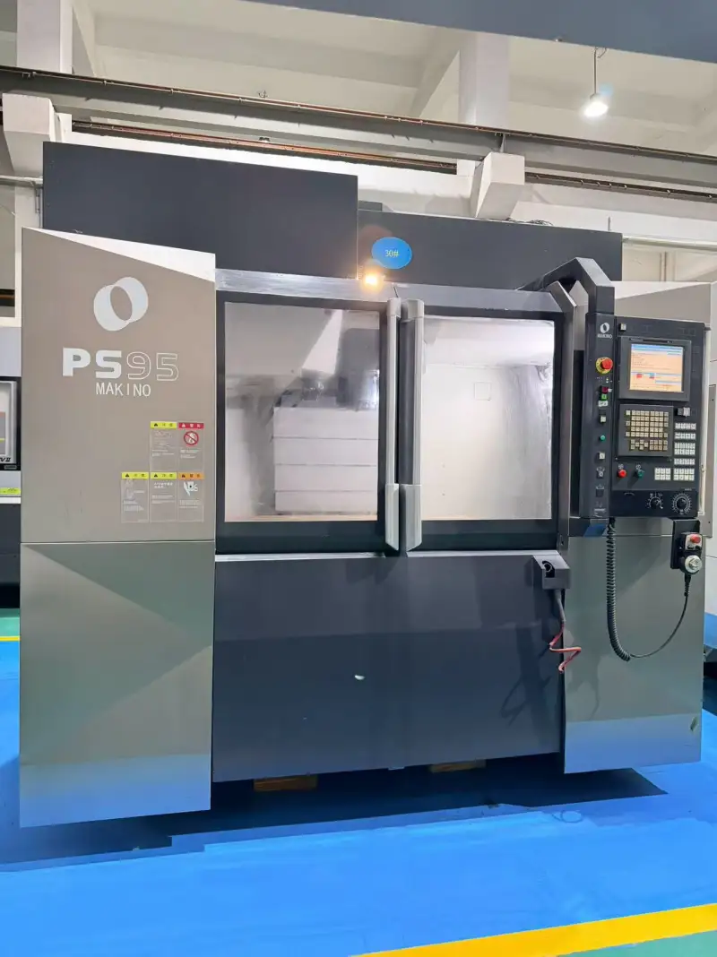 Used Makino PS 95 Vertical Machining Center with Professional 5 Control photo 1