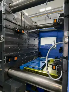 Used JSW J 1000 AD All-Electric Injection Molding Machine (1000 Ton) photo 2