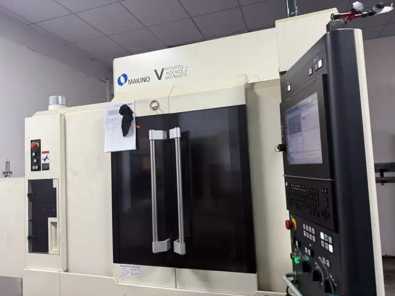 Used Makino V 33 i Vertical Machining Center with 30,000 rpm Motorized Spindle photo 1