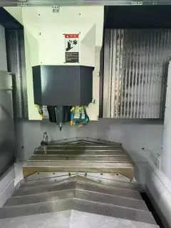 Used Makino V 33 i Vertical Machining Center – 30,000 rpm Motorized Spindle photo 2