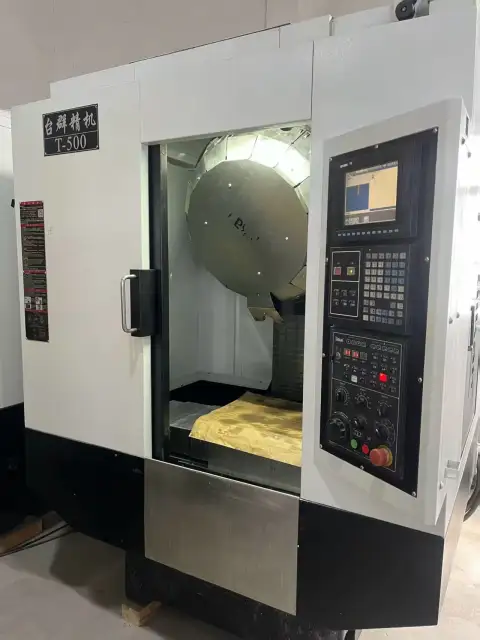 مركز تصنيع عمودي Taikan مستعمل مع تحكم Mitsubishi M 70