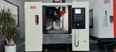 Pusat Pemesinan Vertikal JiRFINE V 8 Bekas