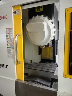 Used Qiaohong T 6 Vertical Machining Center with Mitsubishi M 80 Control photo 4
