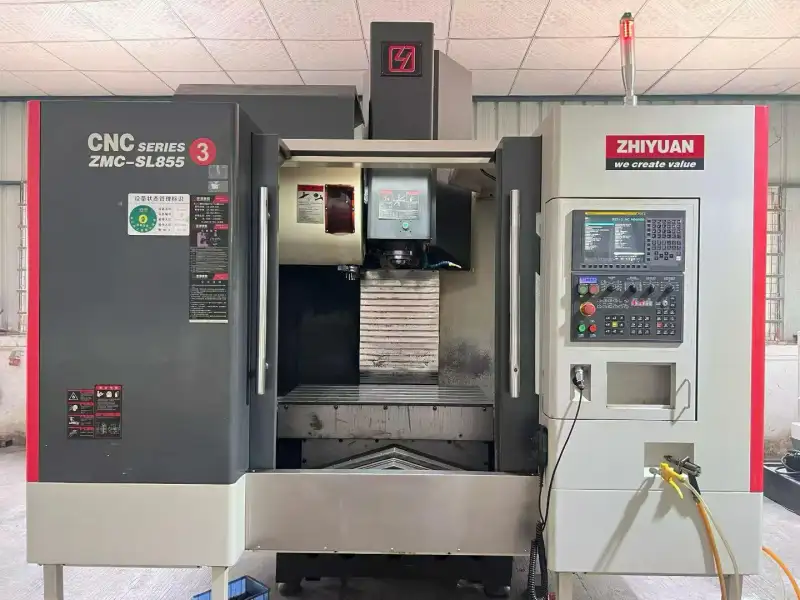 Used Heavy-Duty 850 Vertical Machining Center with Three Linear Guideways photo 1