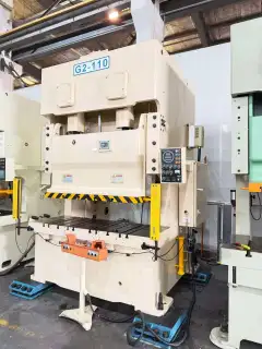 Used CHIN FONG G 2-110 110-Ton Punch Press photo 3