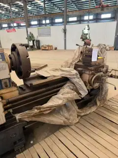 Used Jiangxi No.4 Machine Tool Factory CN 6263 Conventional Lathe (Φ630 x 1000) photo 3